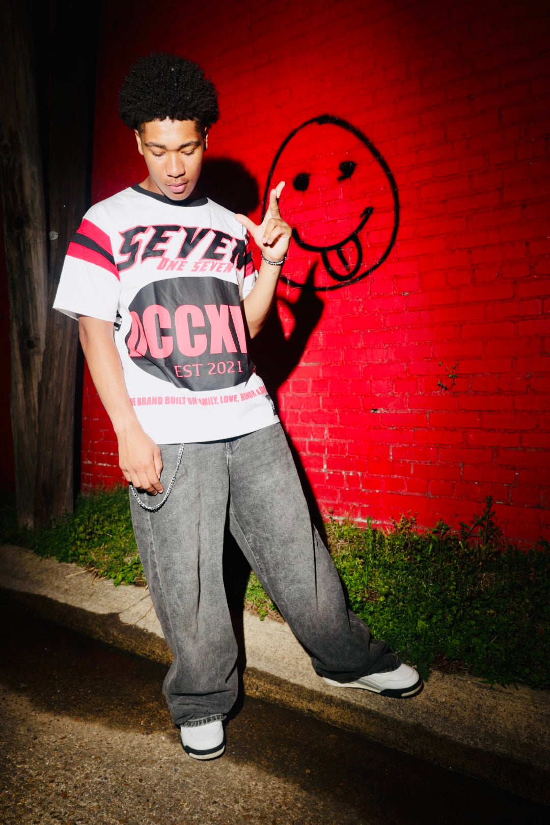 THE FAMILY CODE: VII CREST TEE
